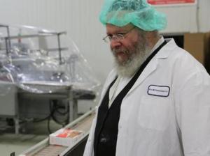 Rabbi inspector at the matzo factory